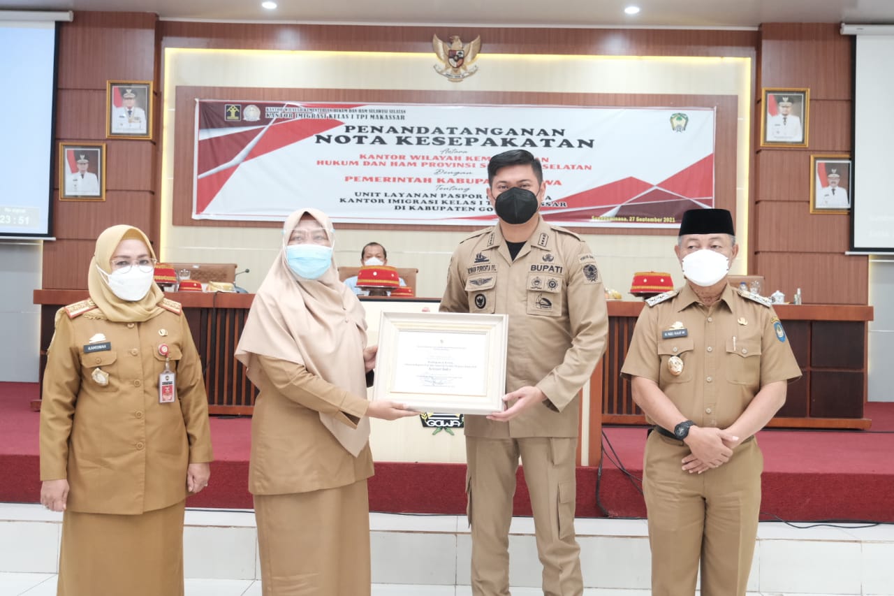 Kabupaten Gowa Terima Anugerah Parahita Ekapraya 2020 Kategori Madya